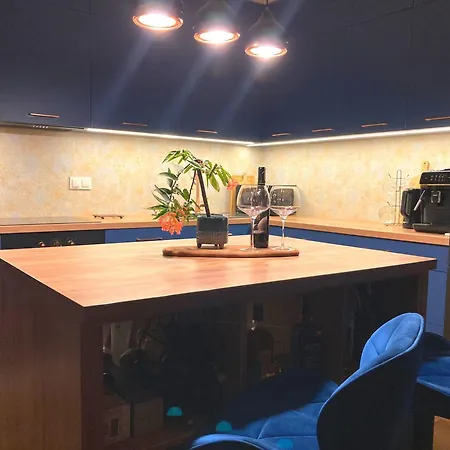 Gold - Podziemny Garaz Blisko Stadionu I Lotniska - Wygoda, Styl I Komfort Apartment Poznan