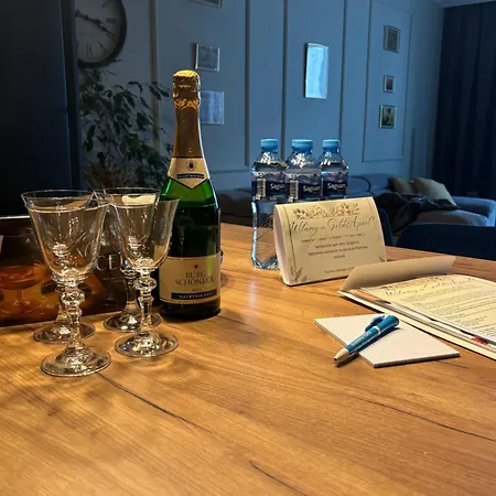 Apartment Gold - Podziemny Garaz Blisko Stadionu I Lotniska - Wygoda, Styl I Komfort *