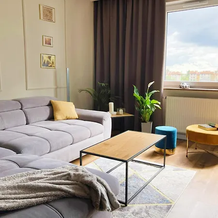 Gold - Podziemny Garaz Blisko Stadionu I Lotniska - Wygoda, Styl I Komfort פוזנן