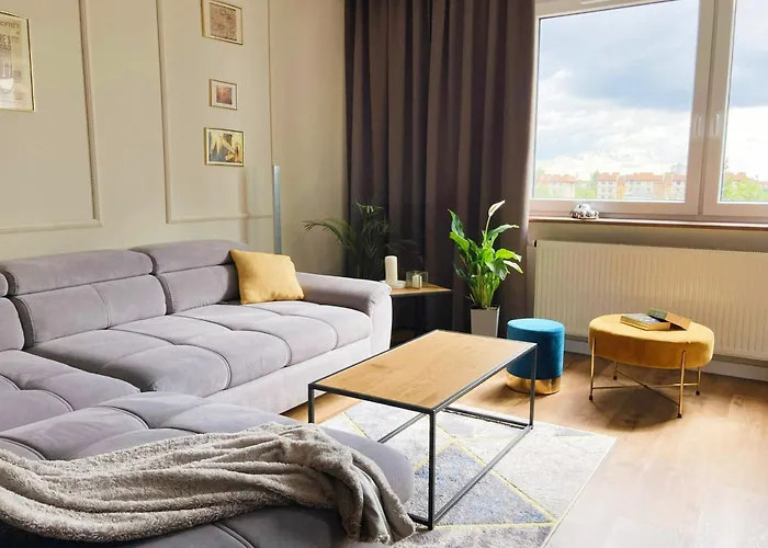 Gold - Podziemny Garaz Blisko Stadionu I Lotniska - Wygoda, Styl I Komfort ポズナン